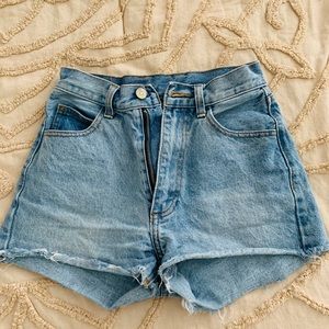 brandy melville denim shorts 💙💙